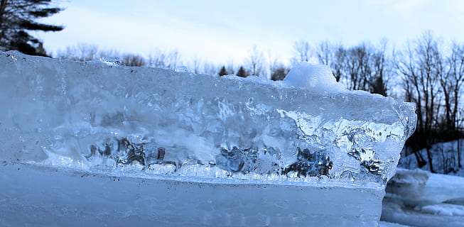 is, vinter, flod, kold temperatur, sne, Frosset, natur, ingen mennesker, dag, træ, himmel, hvid farve, skønhed i naturen, plante, miljø, ro, landskab, dækker, udendørs, fokus på forgrunden, istap, kold, 2K, CC0, offentligt domæne, royaltyfrie