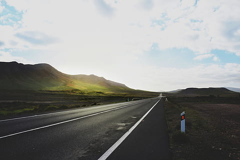 clouds, molnig, moln, grön, ljus, solljus, bred utsikt, sten, lång väg, väg, gata, berg, kulle, fuerteventura, himmel, transport, en person, symbol, skylt, märkning, moln - himmel, bakåtsikt, riktiga människor, riktning, vägmarkering, natur, skönhet i naturen, scenics - natur, vägen framåt, stående, icke-urbana scenen, bergskedja, utomhus, minskande perspektiv, skiljelinje, 4K, CC0, offentligt domän, royaltyfria
