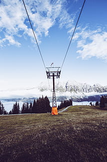 Seilbahnturm, Himmel, wolke - himmel, Natur, Seilbahn, Feld, Land, keine Leute, Tag, Kabel, Pflanze, Transportmittel, Transport, ruhige Szene, Umgebung, Landschaft, Schönheit in der Natur, Szenen - Natur, Baum, Ruhe, draußen, Elektrizität, Netzteil, 5K, CC0, gemeinfrei, lizenzfrei