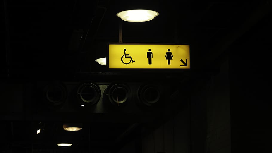 encara, articles, coses, sostre, llum, signe, Caixa, homes, dones, minusvàlids, bokeh, il·luminat, comunicació, a l'interior, equips d’il·luminació, cap gent, informació, orientació, nit, signe d'informació, fosc, text, vista d’angle baix, groc, arquitectura, habitació domèstica, banys públics, brillant, primer pla, signe de bany, rellotge, 4K