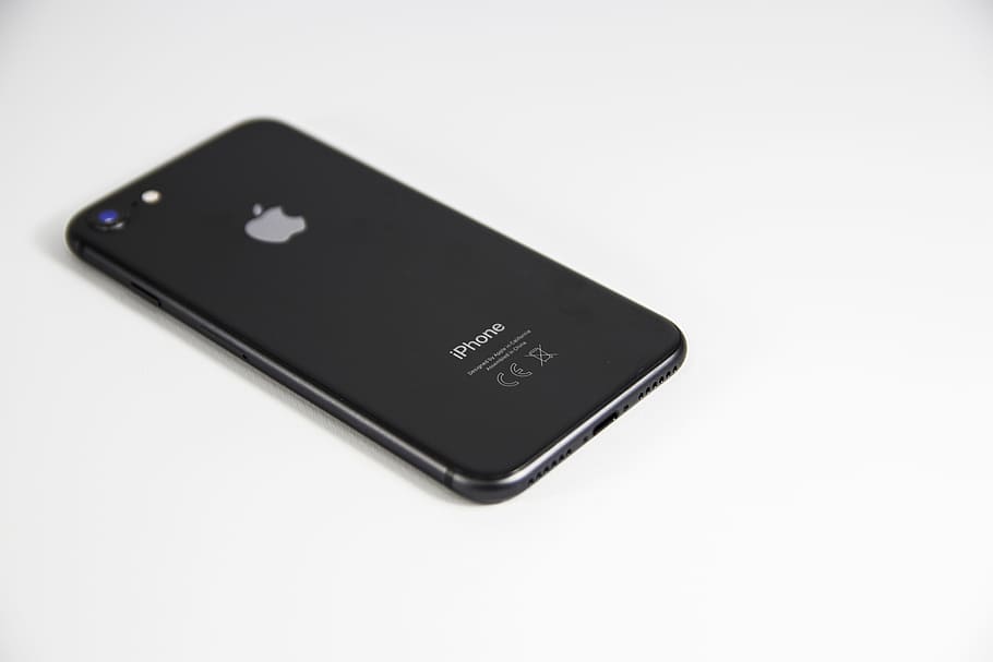 iphone, 8, ios, negre, mòbil, dispositiu, tecnologia, mínim, blanc, fons, fons de pantalla, hd, fons de pantalla hd, tir de l'estudi, fons blanc, còpia espai, primer pla, connexió, a l'interior, comunicació, telèfon intel·ligent, tecnologia sense fils, telèfon mòbil, dispositiu d’informació portàtil, sol objecte, natura morta, color negre, pantalla, cap gent, pantalla del dispositiu, tallar, portabilitat, 5K