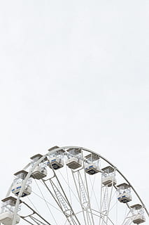 noria gris, parque de atracciones, paseo en el parque de diversiones, cultura de las artes y entretenimiento, rueda de la fortuna, copia espacio, cielo, vista de ángulo bajo, nadie, cielo limpio, metal, naturaleza, carnaval, disfrute, carnaval itinerante, recinto ferial, arquitectura, actividad de ocio, estructura construida, al aire libre, Fondo blanco, rueda, habló, 5K, CC0, dominio público, libre de derechos