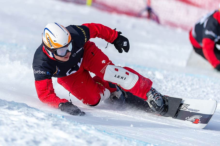 snowboard uomo, sport, concorrenza, sport invernali, la neve, inverno, temperatura fredda, attrezzatura sportiva, sport competitivo, sport estremi, movimento, casco, montagna, casco sportivo, abilità, capi di abbigliamento, attività, velocità, sciare, copricapo, casco protettivo, all'aperto, Abbigliamento da sci, 4K