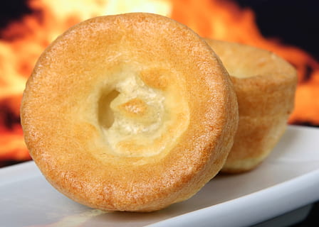 enfornar, al forn, pa, fresc, bun, menjar, calenta, menjar i beguda, primer pla, frescor, cap gent, centrar-se en primer pla, macro, menjar dolç, llest per menjar, placa, tir de l'estudi, a l'interior, alimentació saludable, enfocament selectiu, mida de la porció, primer pla extrem, berenar, 2K, CC0, domini públic, lliure de regalies