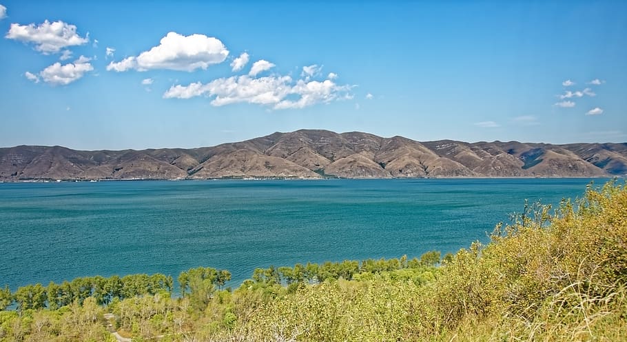 armenia, llac sevan, paisatge, llac, muntanyes, aigua, panorama, caucàsic, escenics - natura, cel, escena tranquil·la, muntanya, bellesa a la natura, tranquil·litat, naturalesa, cap gent, núvol - cel, planta, escena no urbana, rock, dia, terra, sòlid, rock - object, mar, blau, Serra, a l'aire lliure, formació, clima àrid, 8K