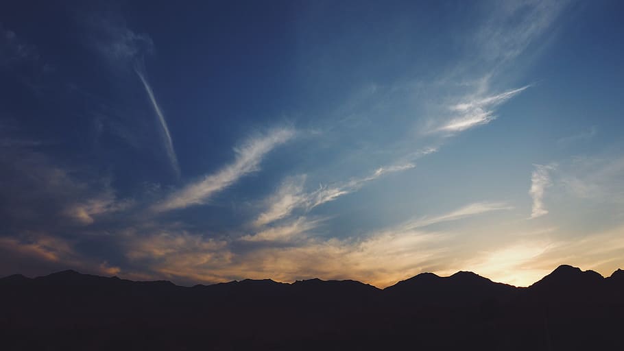 silhuet bjergkæde, gylden, tid, bjerg, silhuet, himmel, Sky, gul, blå, sort, kam, landskab, udendørs, aften, solnedgang, skyline, krusning, ray, baggrund, tapet, uklarhed, kyst, vandret, sky - himmel, skønhed i naturen, scenics - natur, rolig scene, ro, miljø, bjergkæde, natur, dramatisk himmel, idyllisk, ingen mennesker, sol, sollys, ærefrygt, mørk, bjergtop, 4K