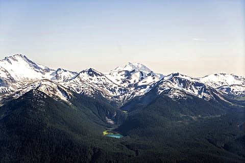 Berg, bedeckt, Schnee, klar, Himmel, Grat, Angebot, Wald, See, Schwarzkamm, Vancouver, Wald Bergsee, kristallblauer See, Bergsee, Britisch-Kolumbien, Kanada, Pfeifer, Natur, Gipfel, szenen, Landschaft, draußen, Gebirge, Eis, Schönheit in der Natur, Reise, Winter, Blau, europäische alpen, Sommer-, Tal, schneebedeckt, Hügel, keine Leute, Gletscher, hoch oben, Wandern, Rock - Objekt, wolke - himmel, Europa, Baum, 8K, CC0, gemeinfrei, lizenzfrei