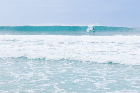 golven, water, oceaan, natuur, buitenshuis, zee, surfen, sport, menselijk, persoon, surfing, Verenigde Staten, haleiwa, banzai pijplijn, sport-, avontuur, zacht, Hawaii, surfer, tropisch, Golf, beweging, aquatische sport, schoonheid in de natuur, scenics - natuur, dag, land-, waterkant, hemel, kracht in de natuur, blauw, macht, 4K, CC0, publiek domein, royaltyvrij