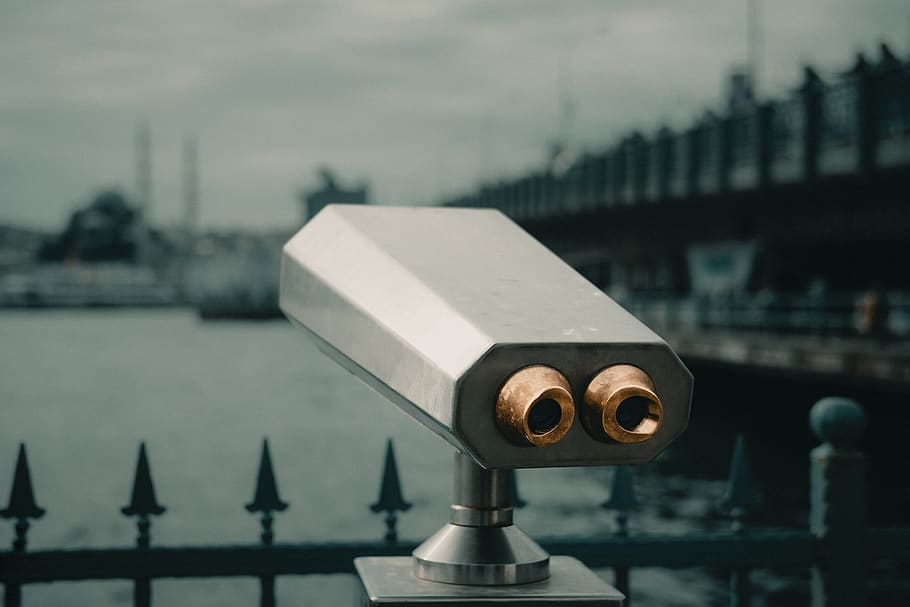 telescopi gris, binoculars, gall dindi, Istanbul, pont de galata, pont, angle, or, galata, tons daurats, bosphorus, blau, fosc, bokeh, visió, binocular, vintage, ciutat, fons, borrós, coure, centrar-se en primer pla, aigua, operat amb monedes, binoculars de monedes, cel, arquitectura, dia, primer pla, naturalesa, cap gent, a l'aire lliure, estructura construïda, metall, exterior de l'edifici, núvol - cel, barana, seguretat, telescopi de mà, 5K