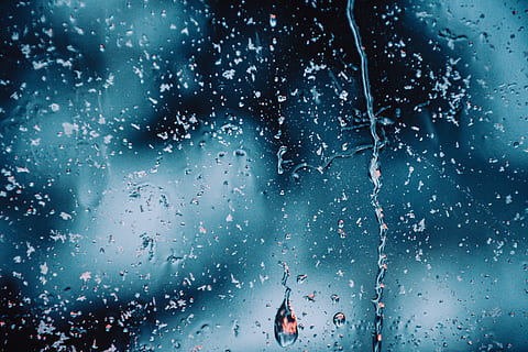 Wassertautropfen, nass, fallen, Wasser, Regen, Glas - Material, Fenster, Natur, transparent, drinnen, keine Leute, Regentropfen, Transport, Stadt, Hintergründe, Himmel, beleuchtet, die Architektur, Regenzeit, 5K, CC0, gemeinfrei, lizenzfrei