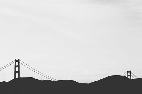 pont, construction, architecture, ingénierie, falaise, paysage, silhouette, ciel, structure construite, Montagne, pont suspendu, transport, lien, Voyage, la nature, pont - structure artificielle, espace de copie, Destinations de voyage, tourisme, personne, faible angle de vue, nuage - ciel, en plein air, baie, équipement de construction, 5K, CC0, domaine public, libre de droits