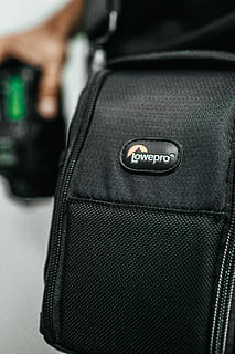 zaino nero, Astuccio, kit, avvicinamento, in casa, concentrarsi sulle conoscenze acquisite, comunicazione, colore nero, una persona, Borsa, testo, capi di abbigliamento, abbigliamento casual, cintura, tecnologia, pelle, cerniera, sceneggiatura occidentale, tecnologia wireless, moda, connessione, 5K, CC0, dominio pubblico, privo di copyright