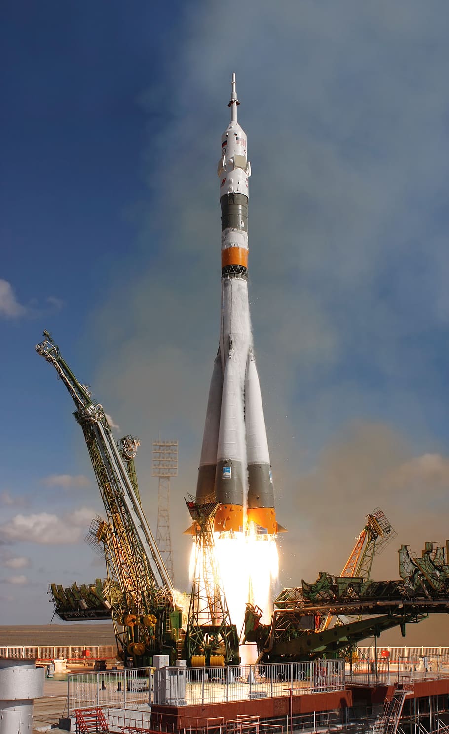 blanc, gris, transbordador espacial, llançament, acceleració, estímul, força, gravitació, gravetat, òrbita, recerca, coet, motor de coets, llançament de coets, ciència, exploració espacial, nau espacial, viatge espacial, velocitat, treure, tecnologia, arquitectura, cel, estructura construïda, indústria, exterior de l'edifici, naturalesa, aigua, grua - maquinària de construcció, cap gent, transport, negocis, transport de mercaderies, alta - alta, núvol - cel, a l'aire lliure, Enviament, vaixell nàutic, manera de transport, maquinària, 4K