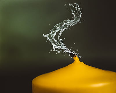 Makro, Element, Kontrast, Spritzen, Kerze, Wasser, Feuer, Bewegung, plantschen, Studioaufnahme, Gelb, drinnen, explodiert, Auswirkung, Essen und Trinken, schwarzer Hintergrund, keine Leute, farbiger Hintergrund, Natur, Kreativität, Getränk, Erfrischung, Nahansicht, Lebensmittel, abstrakt, Hochgeschwindigkeitsfotografie, Reinheit, 2K, CC0, gemeinfrei, lizenzfrei