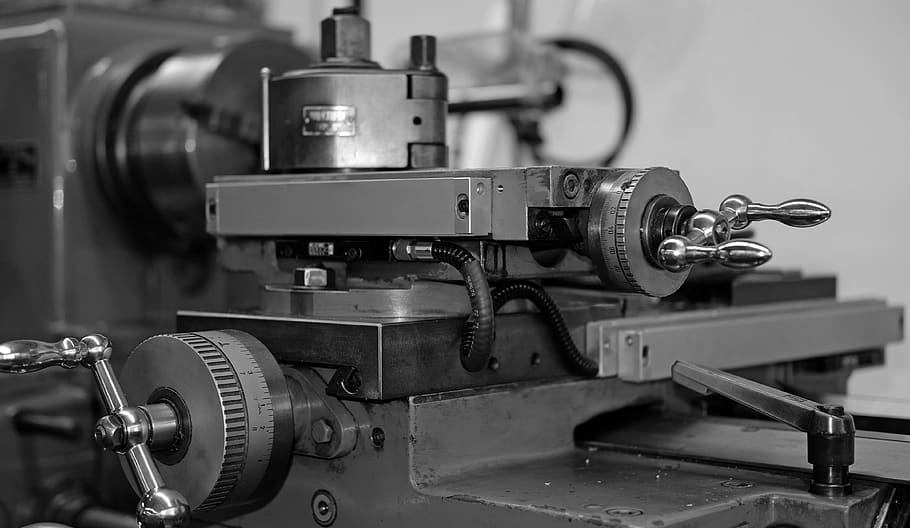 indústria, torn, taula de treball, tecnologia, acer, màquina, equipament, eina, maquinària, metall, part de la màquina, a l'interior, primer pla, fàbrica, cap gent, fabricació d’equips, centrar-se en primer pla, salut i medicina, connexió, tub de tub, equipament industrial, natura morta, complexitat, negocis, transport, aliatge, 4K