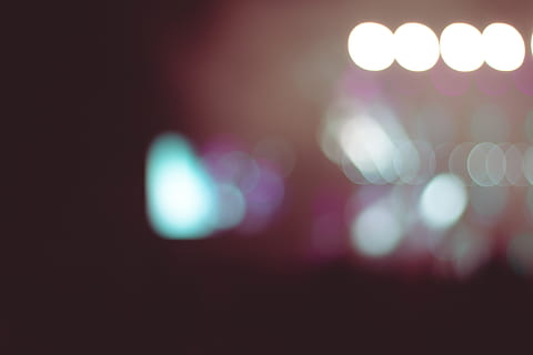 llum, flamarada, il·luminació, textura, patró, faro, bookeh, vermell, borrosa, led, mà, punt de mira, bombeta, màquina, roda, roda d'aliatge, va parlar, cristall, beure, begudes, defocated, il·luminat, cercle, llum - fenomen natural, nit, resum, forma geomètrica, cap gent, forma, flare de la lent, fons, brillant, tacat, equips d’il·luminació, multicolor, porpra, tecnologia, efecte de llum, fons abstractes, 5K, CC0, domini públic, lliure de regalies