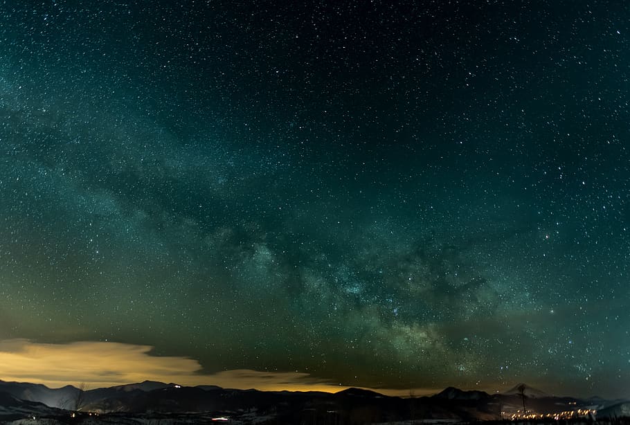 skyer, himmel, bjerg, nat, stjerner, mørk, landskab, udsigt, stjerne - rum, astronomi, plads, scenics - natur, skønhed i naturen, rolig scene, ro, galakse, ingen mennesker, stjerne, stjerne felt, natur, idyllisk, lav vinkel visning, Mælkevejen, ikke-urbane scene, udendørs, rum og astronomi, 5K