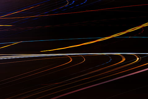 veelkleurig, gevoerde, achtergrond, weg, licht, manier, snelweg, verlichting, zwart, patroon, laser, neon-, fractal, ornament, nachtleven, kruispunt, nacht, natuur, buitenshuis, stad, metropolis, stad-, gebouw, licht spoor, beweging, lange blootstelling, verlicht, snelheid, wazig beweging, geen mensen, verbinding, kromme, vervoer, licht - natuurverschijnsel, abstract, verkeer, straat, gloeiend, technologie, 5K, CC0, publiek domein, royaltyvrij