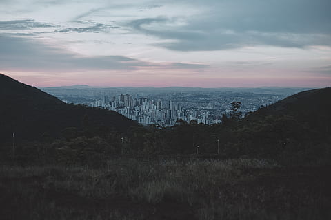 pohon, putih, awan, Arsitektur, bangunan, kota, Fajar, senja, malam, rumput, surga, bukit, pemandangan, cahaya, gunung, di luar rumah, indah, melihat, langit, matahari terbenam, perjalanan, lembah, awan - langit, scenics - alam, alam, struktur yang dibangun, keindahan di alam, tidak ada orang, eksterior bangunan, lingkungan Hidup, menanam, adegan yang tenang, ketenangan, pegunungan, Cityscape, 5K, CC0, domain publik, bebas royalti