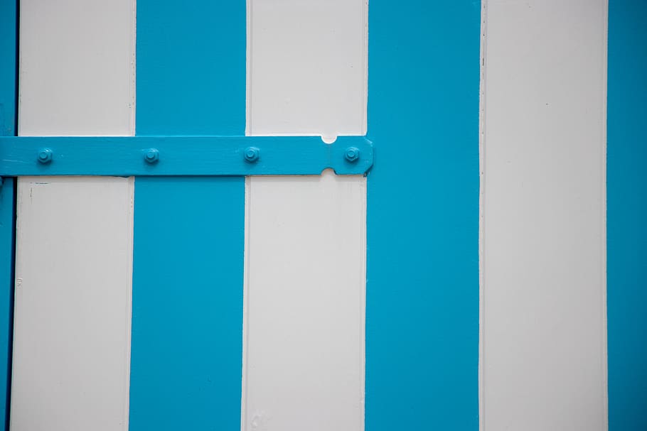 Països Baixos, zoutelande, patró, pintura, textura, cobert, blau, blanc, color, paret, cap gent, estructura construïda, arquitectura, entrada, porta, dia, marc complet, protecció, tancat, fons, primer pla, Color blanc, seguretat, ratlles, funció de construcció de parets, metall, exterior de l'edifici, color turquesa, 5K