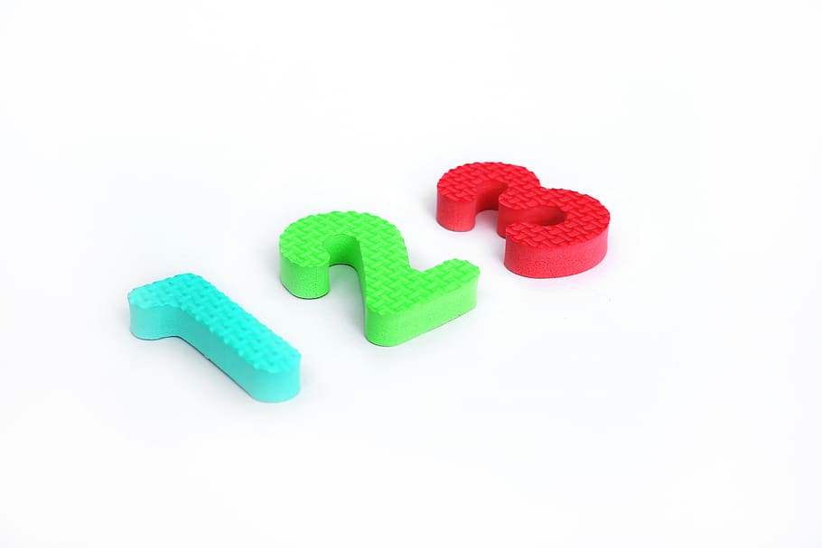 numero, conteggio, matematica, rosso, verde, bloccare, alfabeto, cubo, parola, sfondo, blocchi, infanzia, colore, colorato, concetto, formazione scolastica, gioco, lettere, ragazzo, bambini, scuola, giocattolo, classe, educare, colore verde, girato in studio, sfondo bianco, in casa, nessuno, copia spazio, ritagliare, avvicinamento, gruppo di oggetti, multicolore, cibo e bevande, plastica, natura morta, due oggetti, connessione, attrezzatura, 5K