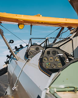 gråfly, transportmiddel, transport, himmel, luftfartøy, natur, nautisk fartøy, dag, ingen folk, vann, utendørs, fly, cockpit, styre, reise, klar himmel, gul, sollys, nærbilde, hav, 4K, CC0, offentlig domene, opphavsrett gratis