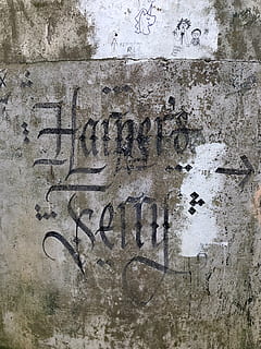 parete, graffiti, testo, arte, wv, pietra, Virginia dell'ovest, traghetto di arpisti, murale, pittura, tappeto, capi di abbigliamento, abbigliamento, grafia, roccia, muro di pietra, costruzione, bunker, disegno, calligrafia, caratteristica della parete, struttura costruita, architettura, comunicazione, nessuno, sceneggiatura occidentale, giorno, intemperie, arte e artigianato, creatività, vecchio, fotogramma intero, danneggiato, strutturato, sfondi, all'aperto, sbucciare, Messaggio, calcestruzzo, 4K, CC0, dominio pubblico, privo di copyright