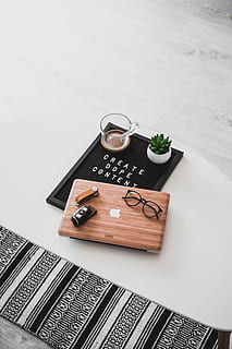 ochelari de vedere, maro, macbook, pegboard, spațiu de lucru, masa, mesaj, comunicare, inspirație, plantă, cafea, ceașcă, relaxa, chei, birou, tech, tehnologie, citat, comprimat, alb, decor, Acasă, Afaceri, lemn - material, finanţa, valută, succes, fundaluri, 5K, CC0, domeniu public, fără drepturi de autor