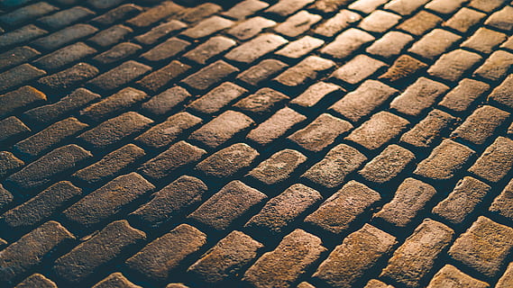 maons marrons, marc complet, fons, patró, textura, cap gent, repetició, primer pla, teula de teulada, en fila, sostre, vista d’angle alt, forma, costat a costat, dia, disseny, llum solar, maó, naturalesa, metall, a l'aire lliure, pneumàtic, roda, 5K, CC0, domini públic, lliure de regalies