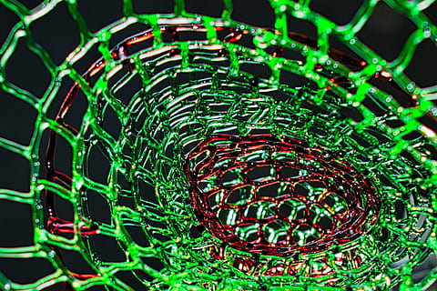 skleněné nitě, struktura, formulář, geometrický, zelená, Červené, světlo, spirála, umění, zelená barva, nikdo, technologie, vzor, detail, spojení, vícebarevné, uvnitř, složitost, studio shot, řeřavý, pohyb, svítí, data, celý rám, design, abstraktní, světlo - přírodní jev, počítač, černé pozadí, 5K, CC0, veřejná doména, bez autorských práv