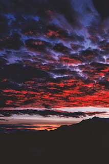 rød, lilla, skyer, himmel, skumring, storm sky, dramatisk himmel, kontrast, Stromy, Sky, daggry, natur, hd tapet, android tapet, stormfulde skyer, solnedgang, scenics, sky - himmel, udendørs, skønhed i naturen, blå, orange farve, baggrunde, cloudscape, vejr, landskab, sommer, sollys, solopgang - daggry, sol, multi farvet, morgen, gul, lys - naturligt fænomen, levende farve, ingen mennesker, farver, rolig scene, farvebillede, 4K, CC0, offentligt domæne, royaltyfrie