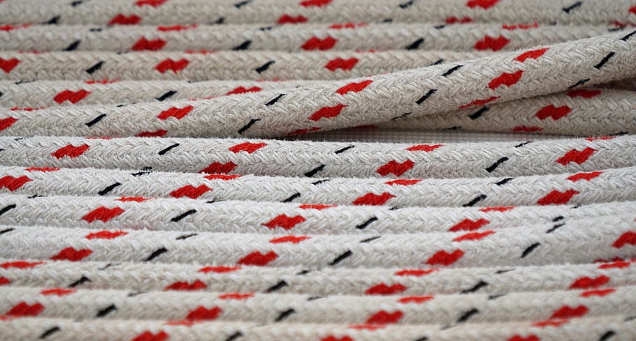 Guadalupe, línies, línia, cadena, vermell, negre, cordes, alineats, ordenats, pertorbació, corda, blanc, patró, marc complet, fons, primer pla, tèxtil, textura, cap gent, Color blanc, força, connexió, primer pla extrem, fet per l'home, objectes fets per l’home, natura morta, durabilitat, complexitat, disseny, repetició, 5K