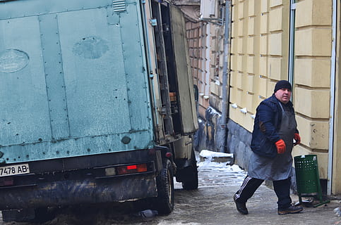 bread, worker, delivery, baker, man, working, real people, one person, full length, winter, lifestyles, architecture, clothing, building exterior, built structure, leisure activity, warm clothing, men, transportation, day, cold temperature, standing, mode of transportation, young adult, males, outdoors, 4K, CC0, public domain, royalty free