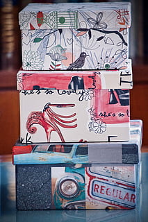 kutuları, konteynerler, karton kutular, hediye, dekoratif, sürpriz, Hediyeler, paketleme, harita, karton, Sanat ve zanaat, insansız, içeriye, yaratıcılık, Metin, konteyner, natürmort, çok renkli, kapatmak, temsil, Desen, batı yazısı, Kutu, kâğıt, iletişim, insan temsili, seçim, varyasyon, kutu - konteyner, ev içi, çiçek desenli, 5K, CC0, kamu malı, telif ücretsiz