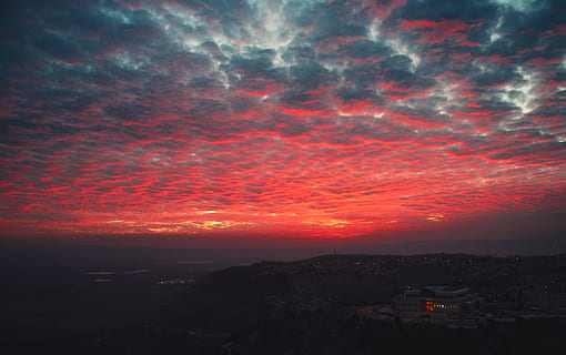 Flucht, Aussicht, Wolken, Kontrast, Farben, Zauber, Tapete, Landschaft, Berg, Sonnenuntergang, Himmel, wolke - himmel, Schönheit in der Natur, Szenen - Natur, keine Leute, Stadt, die Architektur, Natur, orange Farbe, Stadtbild, ruhige Szene, Dramatischer Himmel, Gebäudehülle, Ruhe, Umgebung, gebaute Struktur, draußen, romantischer Himmel, 5K, CC0, gemeinfrei, lizenzfrei