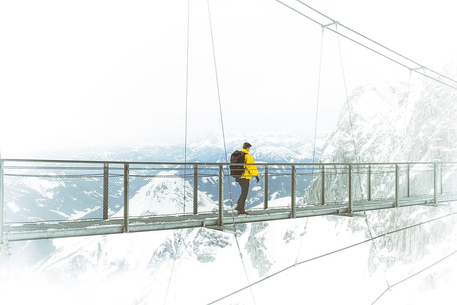 Austria, Ramsau, Muntele Dachstein, noros, nor, iarnă, stâncă, deal, în aer liber, aburi, natură, peisaj, cer, pod, alb, acoperit cu zăpadă, orizont, stâncos, drumeții, zăpadă, temperatura rece, conexiune, zi, bărbați, oameni adevărați, arhitectură, transport, balustradă, oameni, frumusețe în natură, stiluri de viață, pod - om construit, doi oameni, îmbrăcăminte, ninsorile, 5K