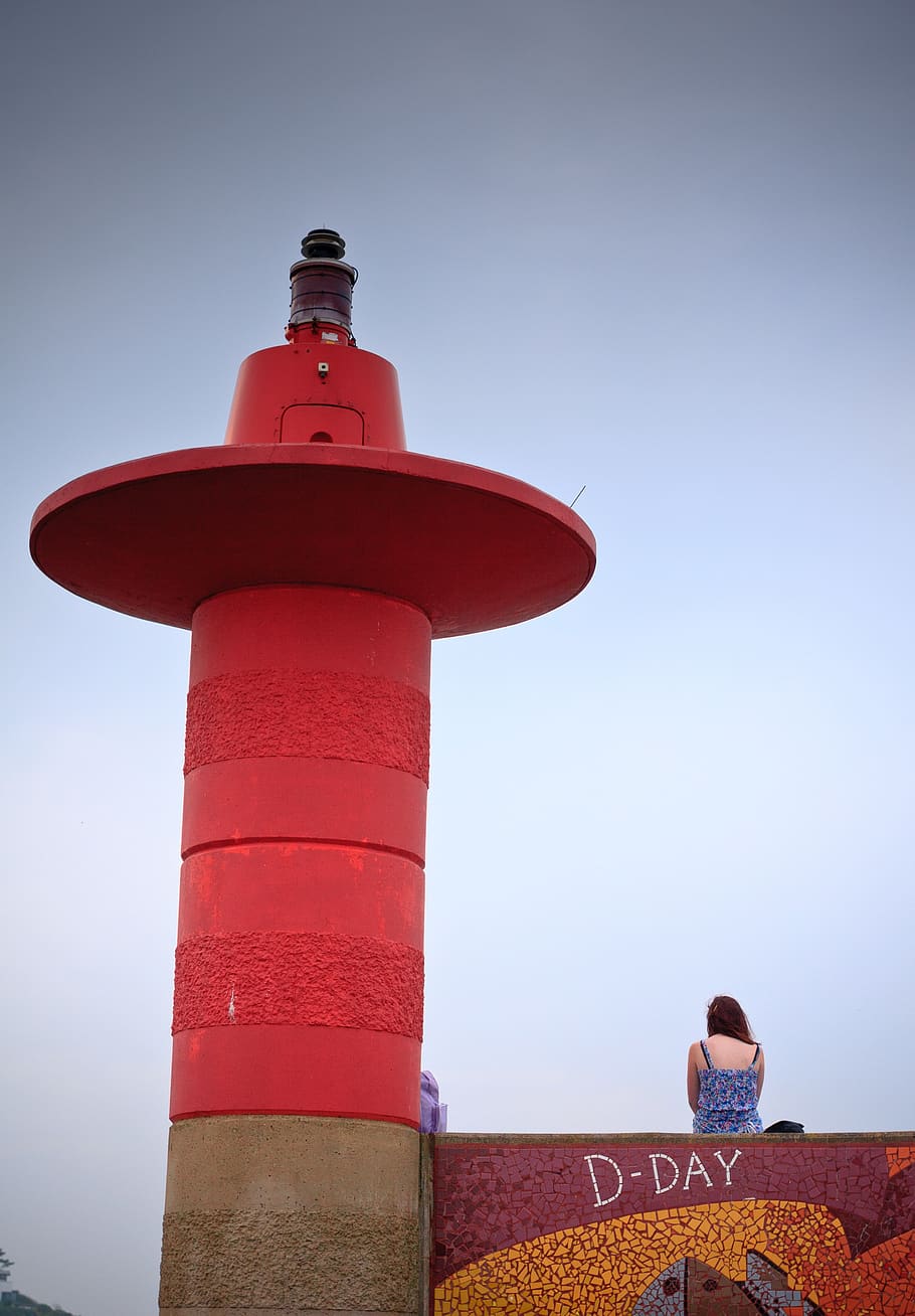Belfast, cielo, rosso, Torre, giorno, faro, natura, sicurezza, architettura, protezione, Inquadratura dal basso, adulto, esterno dell'edificio, guida, struttura costruita, all'aperto, in piedi, persone, cielo sereno, luce del sole, 2K