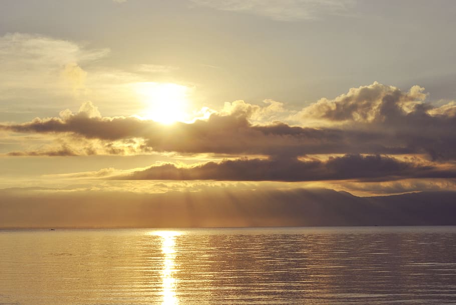 Filippine, Merida, sfondo, Alba, cielo, oro, nuvola - cielo, acqua, bellezza nella natura, tramonto, riflessione, la tranquillità, lungomare, scenics - natura, mare, scena tranquilla, luce del sole, idilliaco, natura, orizzonte sull'acqua, orizzonte, nessuno, raggio di sole, sole, all'aperto, 4K