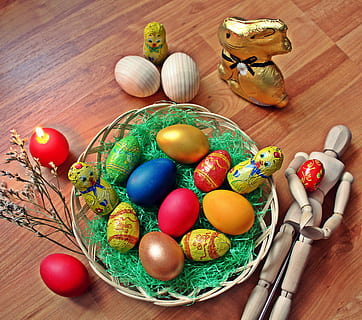 Pasqua, ous, pasta, ou, coloració, color, primavera, menjar, decoració, deliciós, naturalesa, cistella, alegre, verd, pintura, generalment, dolç, bonic, fusta, targeta de felicitació, subministraments, multicolor, ou de Pasqua, taula, menjar i beguda, celebració, festa, natura morta, a l'interior, vista d’angle alt, vacances - esdeveniment, material de fusta, cap gent, creativitat, art i artesania, 4K, CC0, domini públic, lliure de regalies