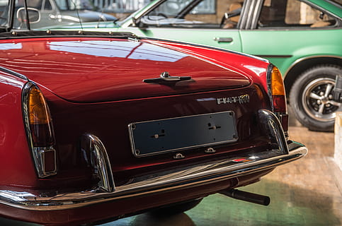 คำพิพากษา, เปิดประทุน, รถยนต์, oldtimer, พาหนะ, คลาสสิก, อิตาลี, สง่า, สีแดง, โครเมียม, กันชน, Pininfarina, โหมดการขนส่ง, รถ, ยานยนต์, การขนส่ง, ยานพาหนะบก, สไตล์ย้อนยุค, รถโบราณ, วัน, ไม่มีคน, มุ่งเน้นไปที่เบื้องหน้า, ใกล้ชิด, รถสะสม, รถสปอร์ต, เหล้าองุ่น, มันเงา, แปลงสภาพ, ในบ้าน, การท่องเที่ยว, โบราณ, ล้อ, หรูหรา, 4K, CC0, โดเมนสาธารณะ, ค่าลิขสิทธิ์ฟรี