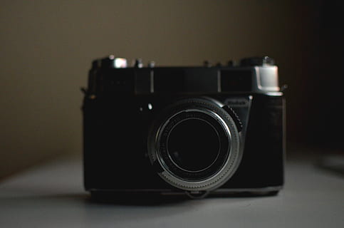 czarny, aparat fotograficzny, stół, Meksyk, tuxtla gutiérrez, pasek, aparat cyfrowy, zabytkowe, stary, nikon, cień, len, elektronika, obiektyw aparatu, osłona obiektywu, logo, znak towarowy, symbol, kamera wideo, stereofoniczny, felga aluminiowa, przemówił, aparat fotograficzny - sprzęt fotograficzny, tematy fotograficzne, technologia, obiektyw - instrument optyczny, wewnątrz, sprzęt fotograficzny, studio strzał, pojedynczy obiekt, obiektyw - oko, żadnych ludzi, zbliżenie, w stylu retro, fotografowanie, martwa natura, selektywne skupienie, antyczny, kultura i rozrywka artystyczna, skupić się na pierwszym planie, slr camera, czarne tło, 4K, CC0, domena publiczna, darmowe zdjęcia