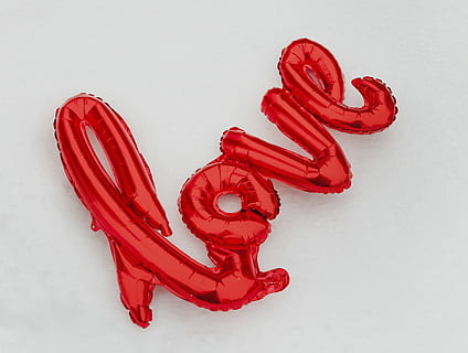 affection, ballon, fête, du froid, février, sentiment, sol, pour toujours, congelé, jardin, cadeau, bonheur, Joyeuse saint Valentin, je t'aime, la glace, intime, lettre, comme, amour, mariage, en plein air, parc, la passion, 14ème, rouge, fond blanc, prise de vue en studio, à l'intérieur, nature morte, personne, vue grand angle, fermer, directement au-dessus, mode, groupe d'objets, coupé, bijoux, luxe, aliments, bonbons, groupe moyen d'objets, deux objets, Nourriture et boisson, couleurs éclatantes, orné, accessoire personnel, 4K, CC0, domaine public, libre de droits