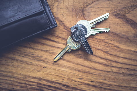 keys, wallet, key, wood - material, indoors, table, high angle view, key ring, no people, metal, still life, close-up, security, safety, brown, selective focus, protection, pattern, representation, wood, weapon, antique, leather, personal accessory, silver colored, 5K, CC0, public domain, royalty free