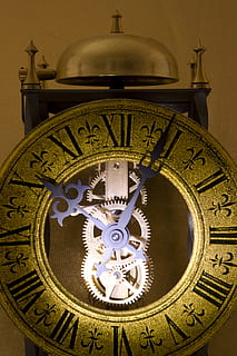 antiguo, cita, reloj, cuenta regresiva, fecha tope, marcar, elegante, oro, horas, medianoche, minutos, numerales, paso, punteros, presión, romano, segundo, brillante, hora, doce, vendimia, viento, , nadie, adentro, Números romanos, de cerca, la cara del reloj, foto de estudio, minutero, número, exactitud, color dorado, tecnología, arquitectura, estilo retro, solo objeto, revisando el tiempo, 2K, CC0, dominio público, libre de derechos