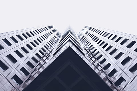 arhitektūra, ēka, infrastruktūru, struktūru, dibināšana, dzīvoklis, logi, condominium, viesnīca, uzbūvēta struktūra, ēkas ārpuse, zems leņķa skats, biroju ēkas ārpuse, pilsēta, moderns, birojs, nav cilvēku, augsts - augsts, logu, debesis, tornis, raksturs, dienā, ārā, skaidras debesis, debesskrāpis, modeli, tieši zemāk, 5K, CC0, publiskais domēns, bez atlīdzības