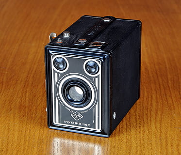 càmera, càmera antiga, agfa, bloc de càmeres, caixa de sincronització agfa, foto, equip fotogràfic, lent, monument, tecnologia, temes de fotografia, càmera - equip fotogràfic, a l'interior, material de fusta, sol objecte, primer pla, taula, estil retro, cap gent, natura morta, antiguitat, vista d’angle alt, color negre, metall, centrar-se en primer pla, analògic, lent - instrument òptic, color plata, càmera digital, 2K, CC0, domini públic, lliure de regalies