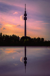 bianca, Torre, viola, tramonto, architettura, retroilluminato, nuvole, buio, sera, ora d'oro, paesaggio, natura, riflessione, panoramico, cielo, alberi, acqua, nuvola - cielo, struttura costruita, albero, alto - alto, silhouette, lago, nessuno, lungomare, colore arancione, pianta, bellezza nella natura, all'aperto, guglia, comunicazioni globali, 4K, CC0, dominio pubblico, privo di copyright