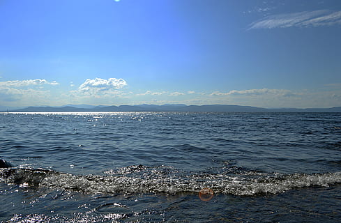 champlain del llac, aigua, mar, cel, escenics - natura, bellesa a la natura, tranquil·litat, escena tranquil·la, platja, terra, naturalesa, dia, blau, núvol - cel, idíl·lic, cap gent, horitzó, horitzó sobre l’aigua, a l'aire lliure, escena no urbana, Pol · lució, 4K, CC0, domini públic, lliure de regalies
