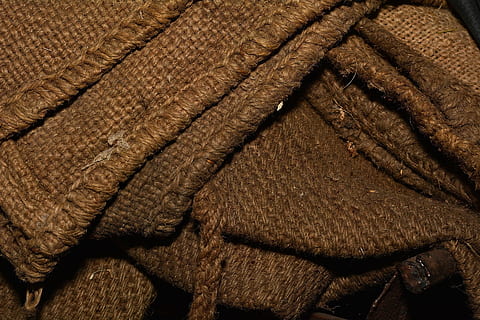 jute, bossa, fil, mantenir, botiga, gra, marc complet, fons, marró, cap gent, patró, primer pla, textura, a l'interior, dia, sac, tèxtil, sofà, vista d’angle alt, cuir, mobles, naturalesa, natura morta, objectes fets per l’home, fet per l'home, 1080P, CC0, domini públic, lliure de regalies
