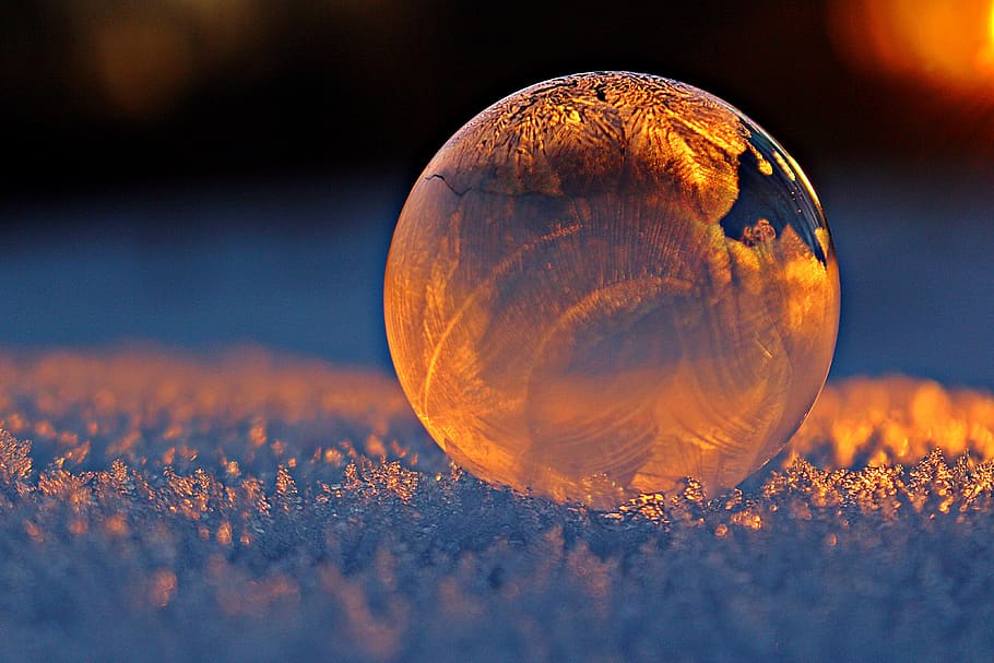 klare Glaskugel, Ball, verwischen, Blase, Nahansicht, kalt, Abend, ze, Frost, gefroren, gefrorene Blase, Eis, eisig, Landschaft, Licht, Seifenblase, Kugel, Winter, Natur, keine Leute, einzelnes Objekt, Pflanze, orange Farbe, selektiver Fokus, Umgebung, draußen, Himmel, Geometrische Figur, Lebensmittel, Essen und Trinken, Makro, Wohlbefinden, gesundes Essen, gestalten, 4K